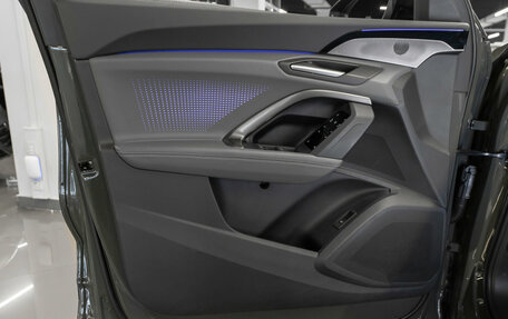 Audi Q5, 2025 год, 6 300 000 рублей, 15 фотография