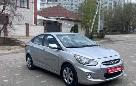 Hyundai Solaris II рестайлинг, 2012 год, 770 000 рублей, 1 фотография
