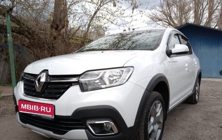 Renault Logan II, 2022 год, 1 300 000 рублей, 1 фотография
