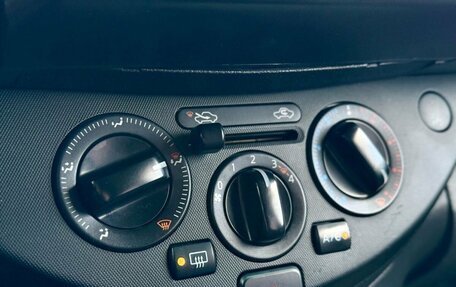 Nissan Note II рестайлинг, 2007 год, 399 000 рублей, 18 фотография