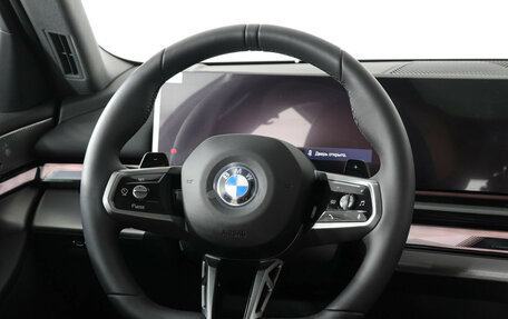 BMW 5 серия, 2025 год, 10 390 000 рублей, 13 фотография