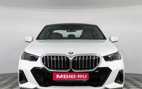 BMW 5 серия, 2025 год, 10 390 000 рублей, 2 фотография