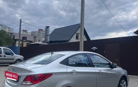 Hyundai Solaris II рестайлинг, 2012 год, 770 000 рублей, 4 фотография