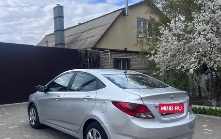 Hyundai Solaris II рестайлинг, 2012 год, 770 000 рублей, 3 фотография