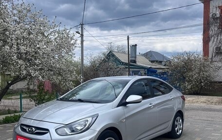 Hyundai Solaris II рестайлинг, 2012 год, 770 000 рублей, 2 фотография