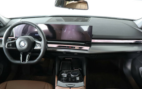 BMW 5 серия, 2025 год, 10 390 000 рублей, 12 фотография