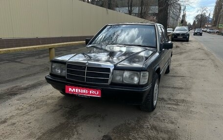 Mercedes-Benz C-Класс, 1993 год, 260 000 рублей, 1 фотография