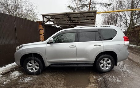 Toyota Land Cruiser Prado 150 рестайлинг 2, 2011 год, 2 290 000 рублей, 2 фотография