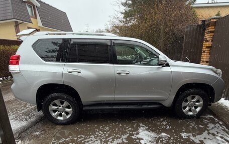 Toyota Land Cruiser Prado 150 рестайлинг 2, 2011 год, 2 290 000 рублей, 3 фотография