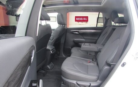 Toyota Highlander, 2026 год, 5 240 000 рублей, 15 фотография