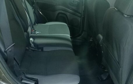 Mitsubishi Outlander III рестайлинг 3, 2010 год, 1 150 000 рублей, 15 фотография