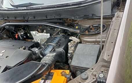 Mitsubishi Outlander III рестайлинг 3, 2010 год, 1 150 000 рублей, 22 фотография