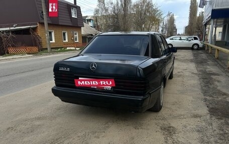 Mercedes-Benz C-Класс, 1993 год, 260 000 рублей, 3 фотография