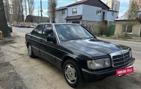 Mercedes-Benz C-Класс, 1993 год, 260 000 рублей, 2 фотография