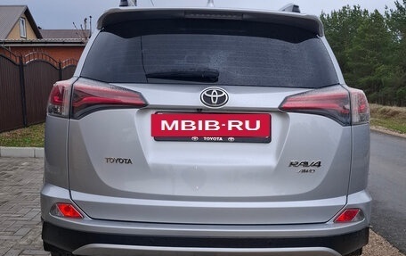Toyota RAV4, 2015 год, 2 550 000 рублей, 4 фотография
