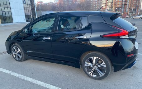 Nissan Leaf II, 2017 год, 1 420 000 рублей, 8 фотография
