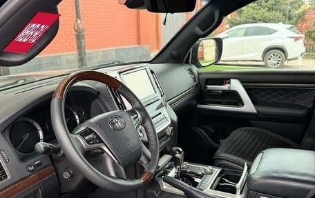 Toyota Land Cruiser 200, 2017 год, 6 000 000 рублей, 4 фотография