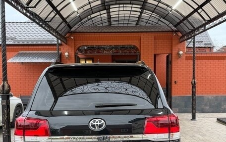 Toyota Land Cruiser 200, 2017 год, 6 000 000 рублей, 3 фотография