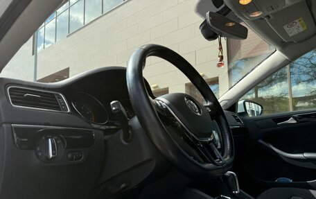 Volkswagen Jetta VI, 2017 год, 1 300 000 рублей, 16 фотография