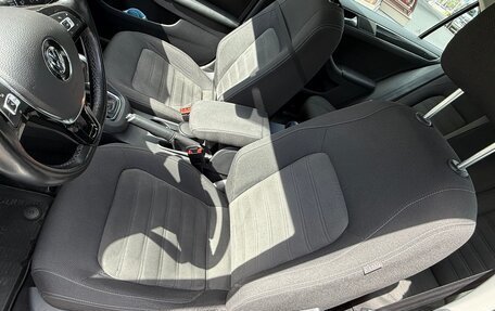 Volkswagen Jetta VI, 2017 год, 1 300 000 рублей, 15 фотография