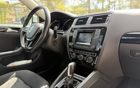 Volkswagen Jetta VI, 2017 год, 1 300 000 рублей, 22 фотография