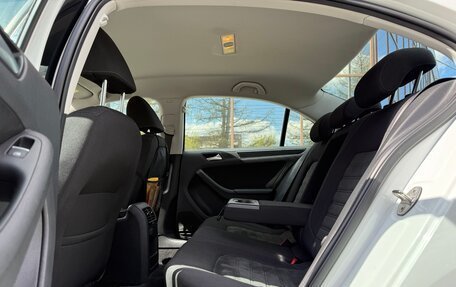 Volkswagen Jetta VI, 2017 год, 1 300 000 рублей, 26 фотография