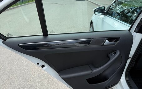 Volkswagen Jetta VI, 2017 год, 1 300 000 рублей, 29 фотография