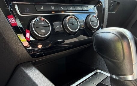 Volkswagen Jetta VI, 2017 год, 1 300 000 рублей, 24 фотография