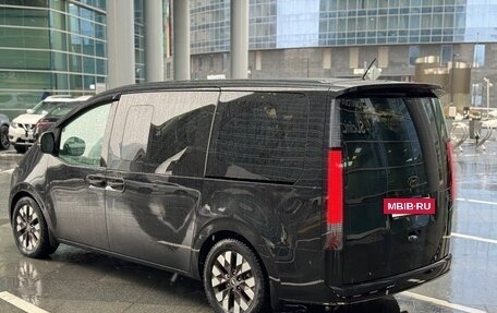 Hyundai Staria, 2021 год, 5 800 000 рублей, 3 фотография