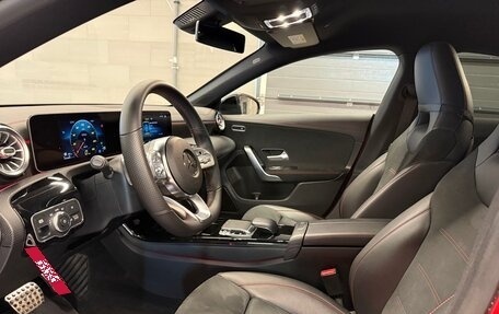 Mercedes-Benz CLA, 2019 год, 3 050 000 рублей, 13 фотография