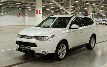 Mitsubishi Outlander III рестайлинг 3, 2013 год, 1 199 000 рублей, 5 фотография
