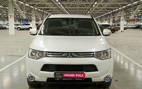 Mitsubishi Outlander III рестайлинг 3, 2013 год, 1 199 000 рублей, 6 фотография
