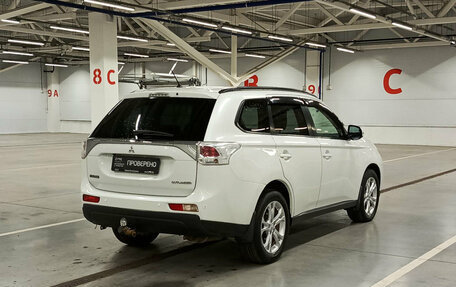 Mitsubishi Outlander III рестайлинг 3, 2013 год, 1 199 000 рублей, 9 фотография