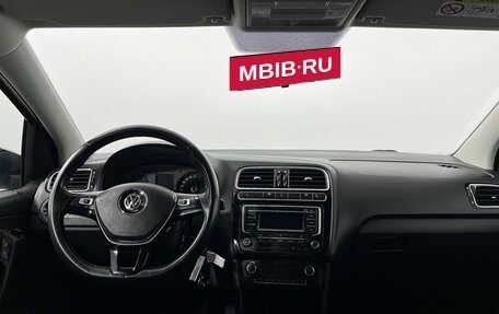 Volkswagen Polo VI (EU Market), 2017 год, 970 000 рублей, 15 фотография