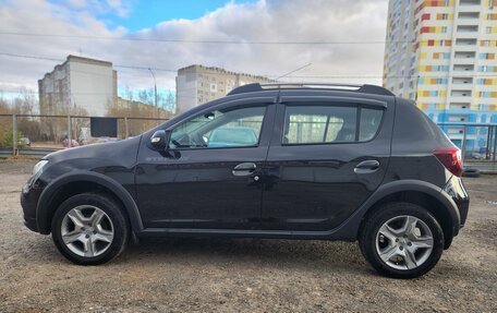 Renault Sandero II рестайлинг, 2021 год, 1 350 000 рублей, 2 фотография