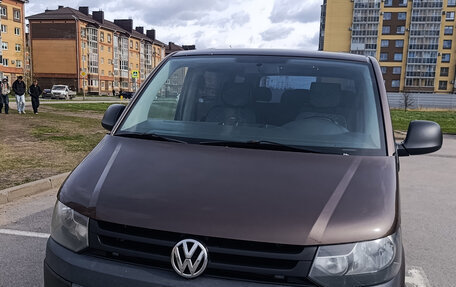 Volkswagen Caravelle T5, 2012 год, 2 200 000 рублей, 2 фотография