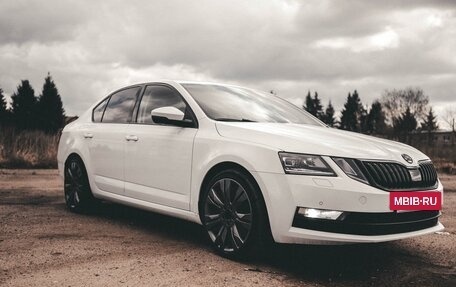 Skoda Octavia, 2017 год, 1 900 000 рублей, 10 фотография