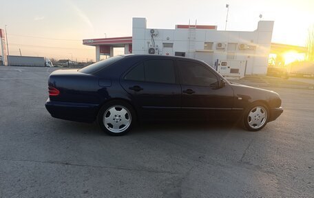 Mercedes-Benz E-Класс, 1999 год, 600 000 рублей, 4 фотография