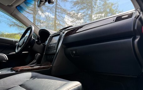 Toyota Camry, 2017 год, 2 400 000 рублей, 19 фотография