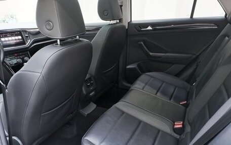 Volkswagen T-Roc I, 2022 год, 2 150 000 рублей, 11 фотография