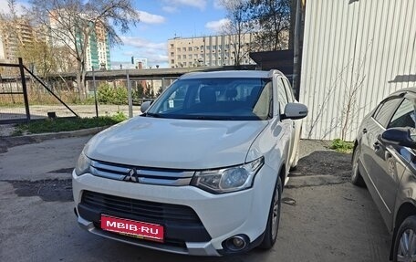 Mitsubishi Outlander III рестайлинг 3, 2014 год, 1 400 000 рублей, 1 фотография