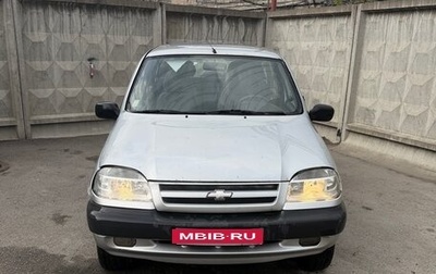 Chevrolet Niva I рестайлинг, 2004 год, 129 000 рублей, 1 фотография