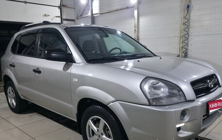 Hyundai Tucson III, 2008 год, 699 000 рублей, 1 фотография