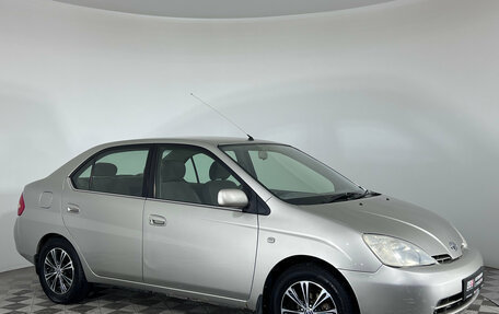 Toyota Prius IV XW50, 2002 год, 480 000 рублей, 3 фотография