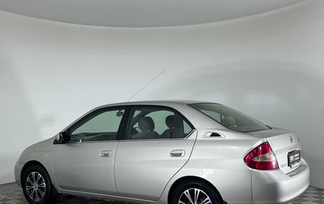 Toyota Prius IV XW50, 2002 год, 480 000 рублей, 8 фотография