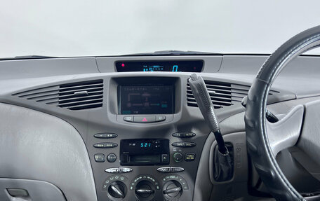 Toyota Prius IV XW50, 2002 год, 480 000 рублей, 11 фотография