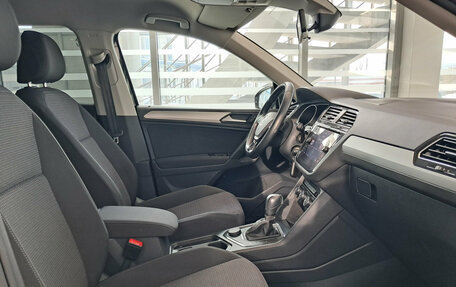 Volkswagen Tiguan II, 2020 год, 3 104 000 рублей, 15 фотография