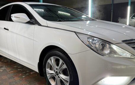 Hyundai Sonata VI, 2011 год, 1 000 000 рублей, 4 фотография