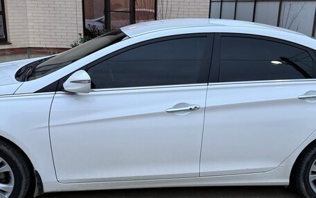 Hyundai Sonata VI, 2011 год, 1 000 000 рублей, 6 фотография