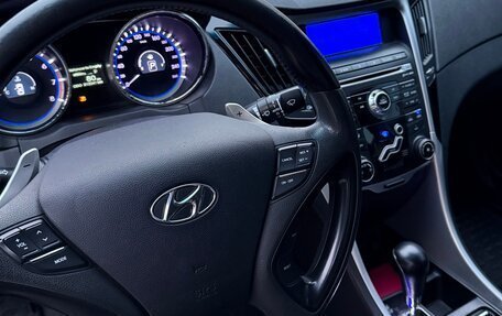 Hyundai Sonata VI, 2011 год, 1 000 000 рублей, 13 фотография